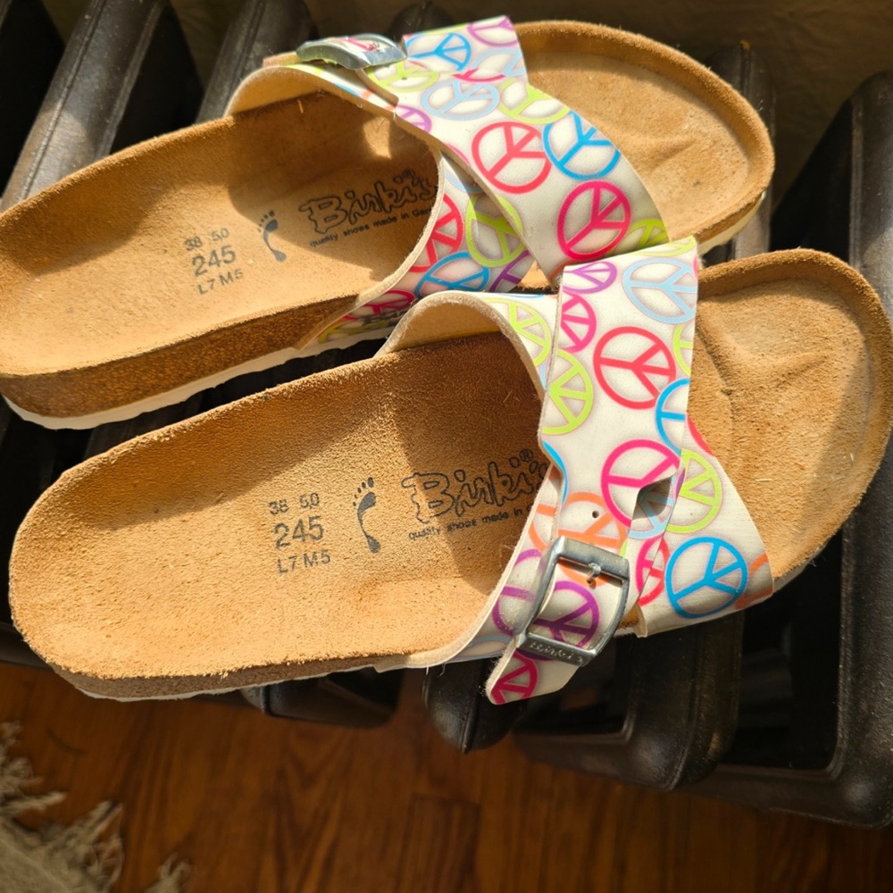 Birkenstock Birki’s Peace Sign Sandals with Cork Footbed EUC